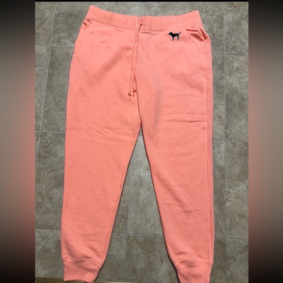 Victorias Secret Pink set size large. Selling as a set. Price is firm. - Picture 9 of 9